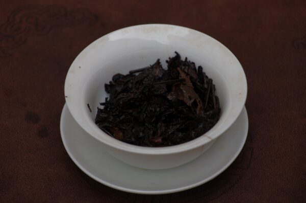 2014 Shi Kun Mu Menghai Shu Pu’er Zhuan Cha tmavý čaj – Obrázok 6