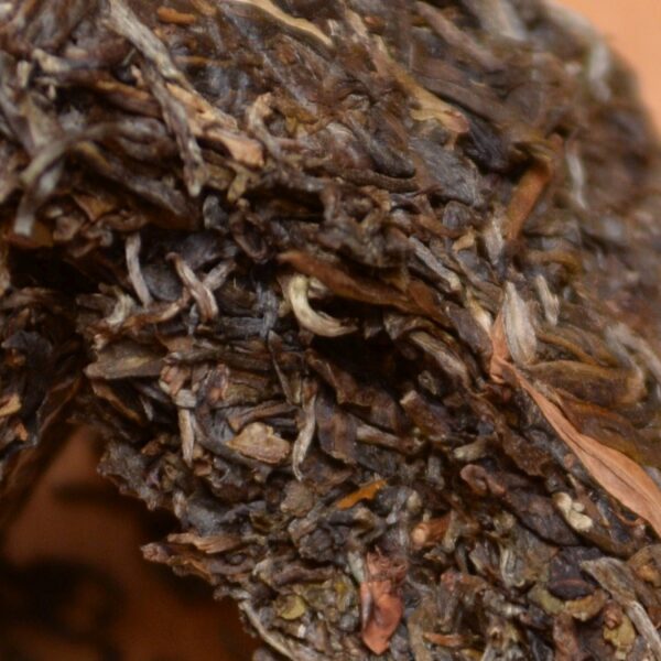 2017 Hekai Gu Shu Pu‘er Bing Cha tmavý čaj – Obrázok 10
