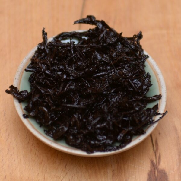 2001 Menghai 7572 Shu Pu'er Zhuan Cha tmavý čaj – Obrázok 5