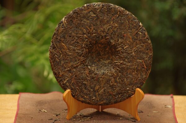 2018 Shi Kun Mu „Pin Jian“ Pu’er Bing Cha tmavý čaj – Obrázok 3