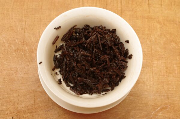 2019 Menghai Te Ji Shu Pu‘er San Cha tmavý čaj – Obrázok 4