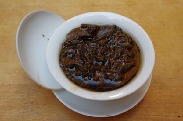2006 Changtai Menghai Sheng Pu‘er Bing Cha tmavý čaj – Obrázok 10