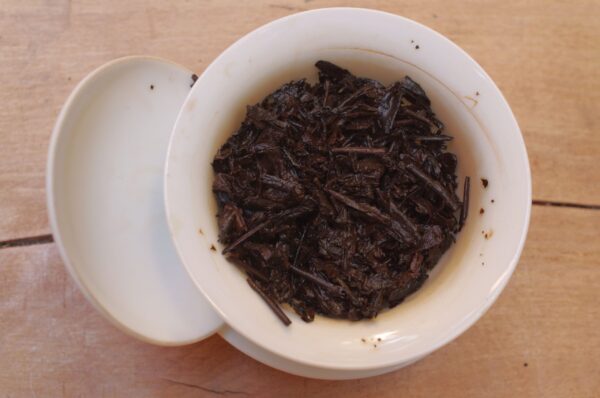 2017 Mengku Xiao Hu Sai Shu Pu‘er Bing Cha tmavý čaj – Obrázok 5