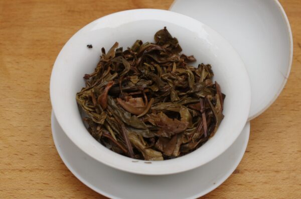 2017 Mangfei Ye Fang Pu‘er Bing Cha tmavý čaj – Obrázok 7