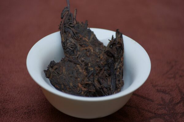 2014 Menghai 7572 Shu Pu'er Bing Cha tmavý čaj – Obrázok 5