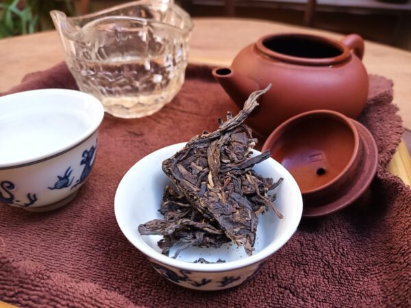 2010 Lincang Ye Fang Sheng Pu’er Zhuan Cha tmavý čaj – Obrázok 7