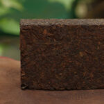 2017 Bing Dao Gu Shu Huang Pian Shu Pu‘er Zhuan Cha tmavý čaj