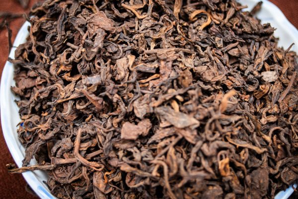 2001 Yi Wu "Chen Xiang" Shu Pu‘er San Cha tmavý čaj – Obrázok 5