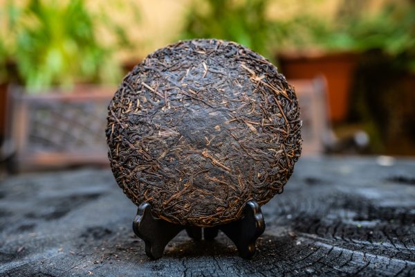 2006 Hong Xuan Cha Chang Yi Wu Zheng Shan Pu’er Bing Cha 357g tmavý čaj – Obrázok 4