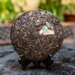 2006 Chang Da Hao Yi Wu Zheng Shan Pu’er Bing Cha 400g tmavý čaj